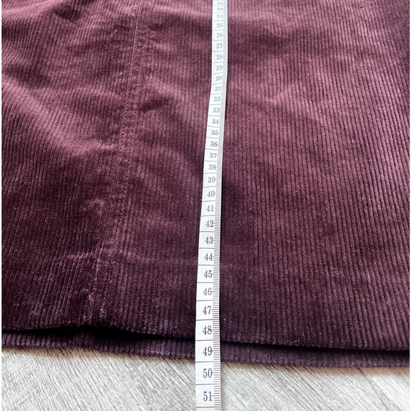 Burgundy mid rise skirt. Twice worn. - Picture 7 of 7